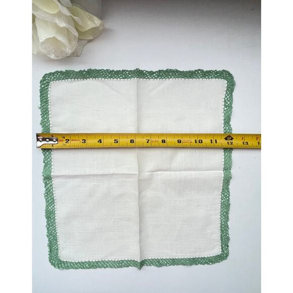 Vintage White Embroidered Boarder Hankie - Picture 5 of 6